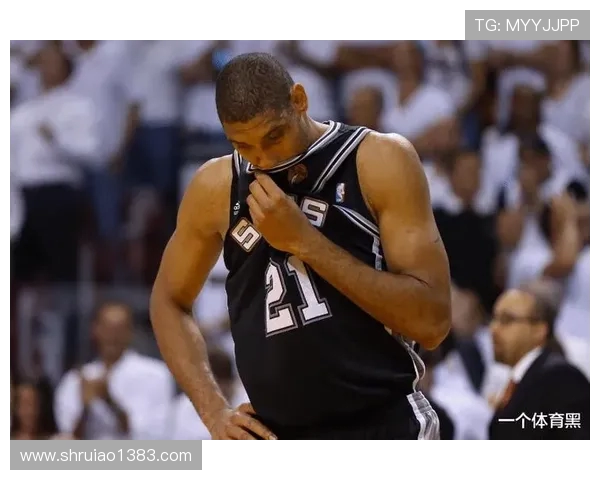 邓肯与吉诺比利的传奇对决：NBA历史上的巅峰时刻与辉煌瞬间